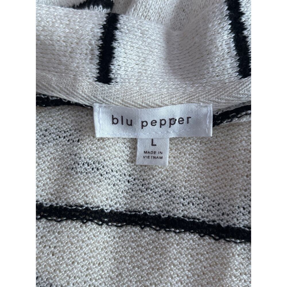 Blu Pepper Cream Black Striped V-Neck Lightweight Sweater Women’s Size Large - Picture 8 of 9
